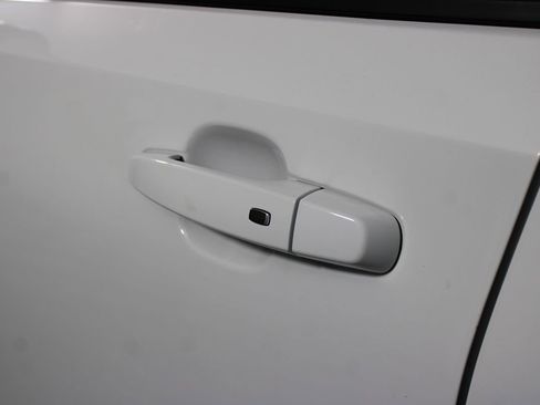 Used 2023 GMC Terrain SLE w/ Driver Convenience Package image 28