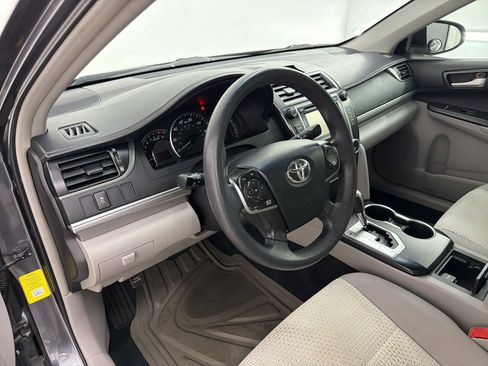 Used 2013 Toyota Camry LE image 4