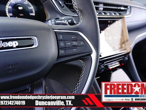 New 2025 Jeep Grand Cherokee L Laredo image 27