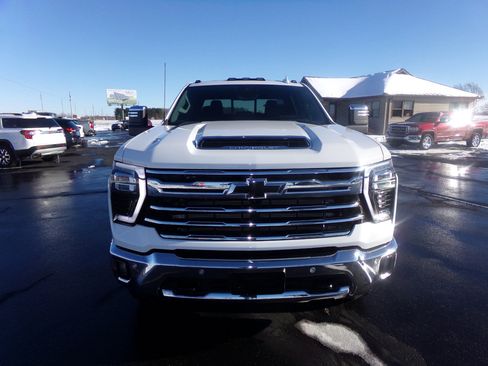 Used 2024 Chevrolet Silverado 3500 LTZ w/ LTZ Premium Package image 7