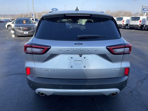 Used 2024 Ford Escape Platinum image 4