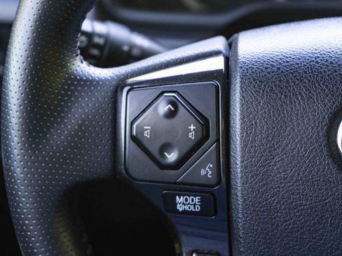 Used 2020 Toyota 4Runner TRD Off-Road Premium AWD/4WD image 20