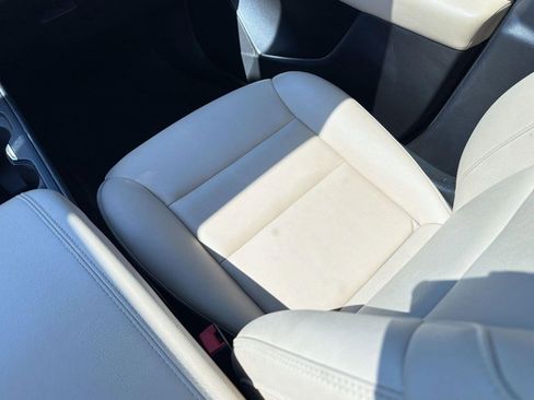 Used 2024 Cadillac XT4 Luxury w/ LPO, Floor Liner Package image 32