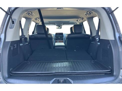 Used 2023 Nissan Armada SL w/ Captain's Chairs Package image 10