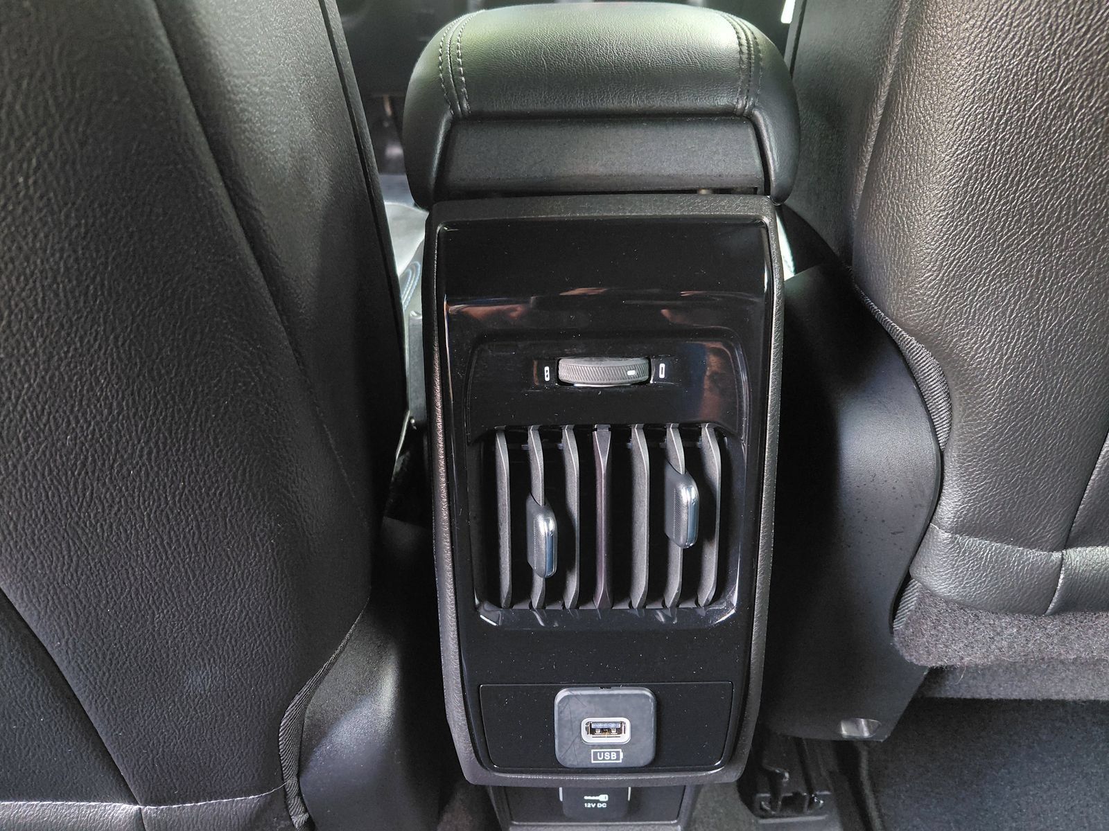 Used 2026 Jeep Compass Limited AWD/4WD image 14