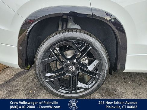 New 2026 Volkswagen Tiguan SE R-Line image 17