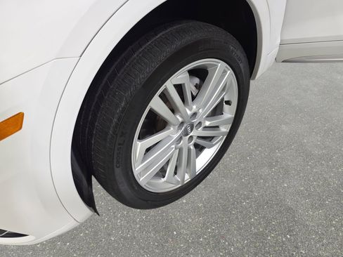 Used 2018 Audi Q5 Prestige w/ Prestige Package image 31