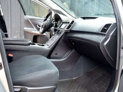 Used 2015 Toyota Venza LE AWD/4WD image 10