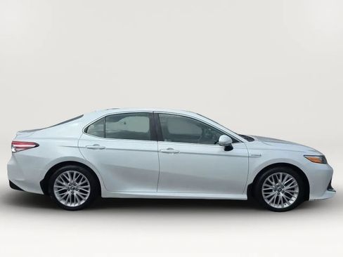 Used 2019 Toyota Camry XLE w/ Driver Assist Package FWD image 9