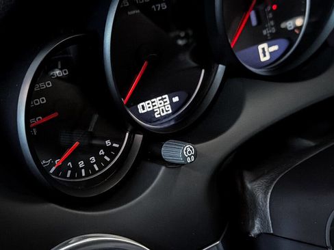 Used 2011 Porsche Cayenne S image 29