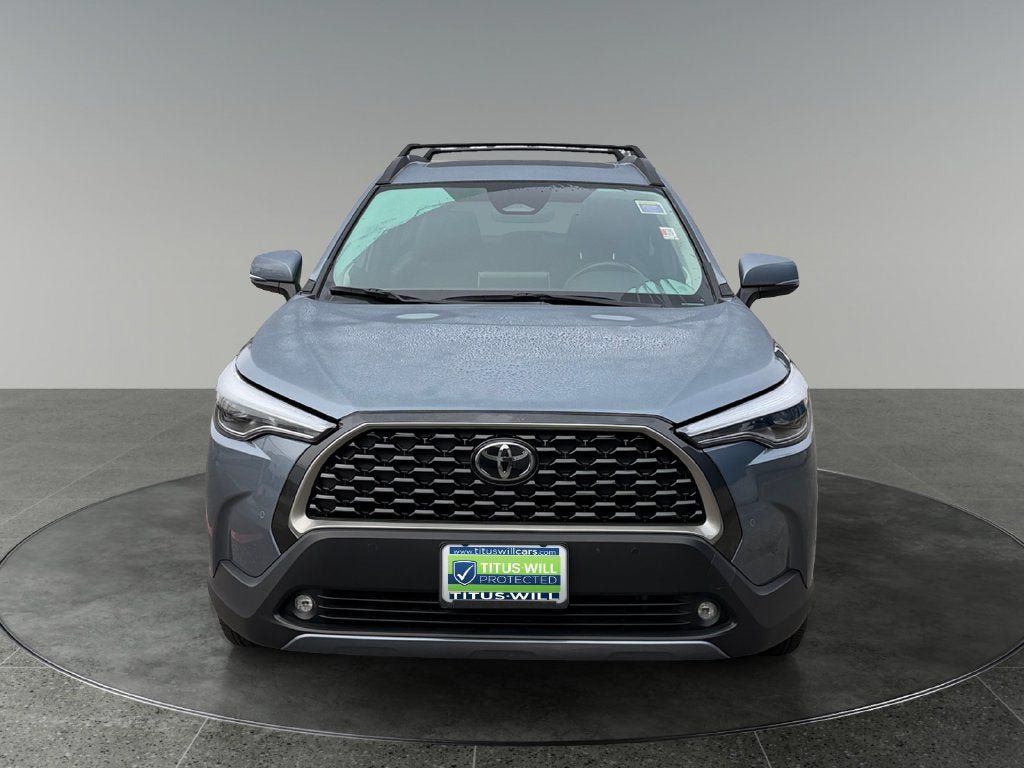 Used 2023 Toyota Corolla Cross XLE w/ Convenience Package AWD/4WD image 2