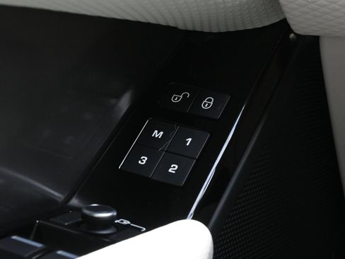 Used 2020 Land Rover Range Rover Velar S AWD/4WD image 7