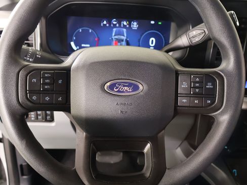 Used 2026 Ford F250 XLT w/ XLT Premium Package AWD/4WD image 3