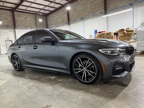 Used 2019 BMW 330i Sedan w/ M Sport Package RWD image 7