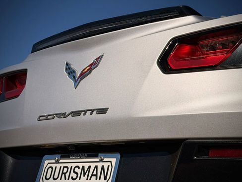 Used 2019 Chevrolet Corvette Stingray Coupe w/ 1LT image 9