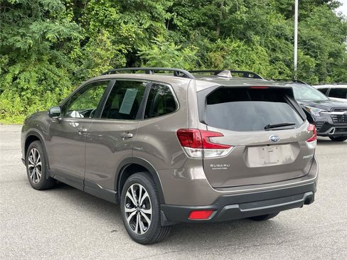 Used 2023 Subaru Forester Limited AWD/4WD image 3