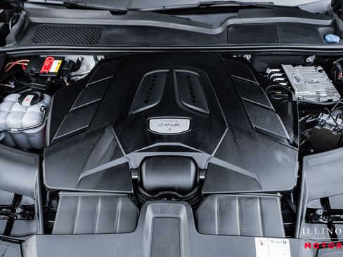 Used 2019 Porsche Cayenne S image 41