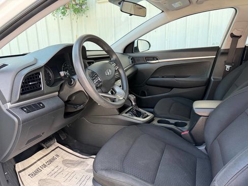 Used 2019 Hyundai Elantra SE w/ Cargo Package FWD image 11