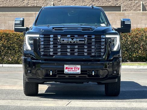 Certified 2025 GMC Sierra 2500 Denali Ultimate AWD/4WD image 9
