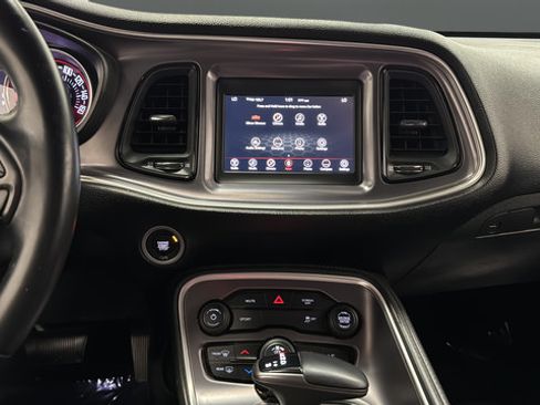 Used 2019 Dodge Challenger SXT RWD image 12
