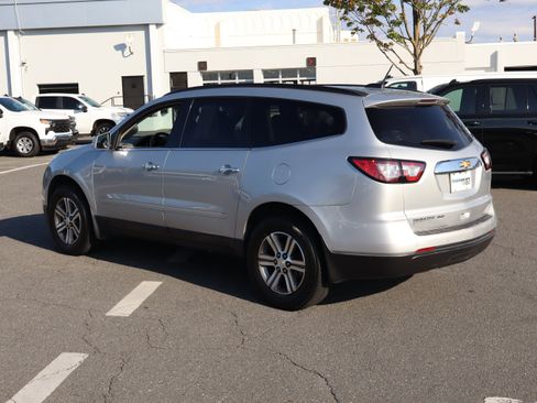 Used 2017 Chevrolet Traverse LT AWD/4WD image 8