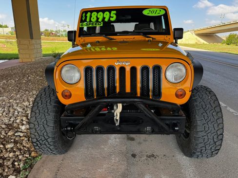 Used 2012 Jeep Wrangler Unlimited Rubicon w/ Dual Top Group image 8