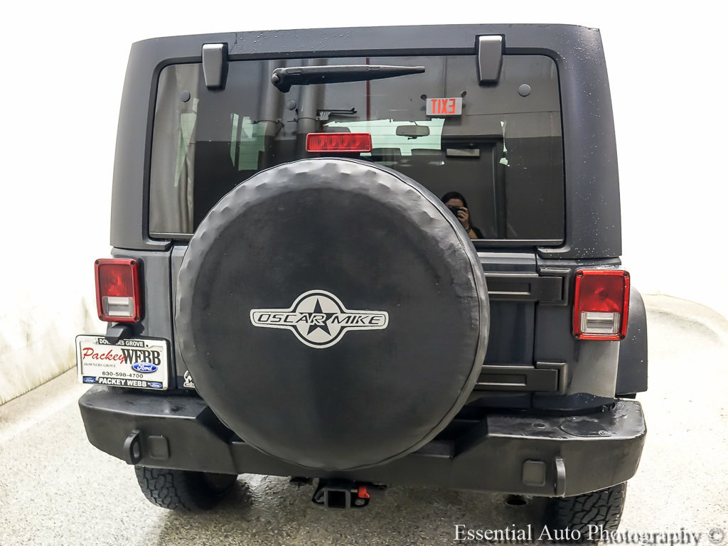 Used 2016 Jeep Wrangler Unlimited Rubicon w/ Connectivity Group AWD/4WD image 6