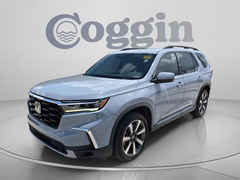 Certified 2023 Honda Pilot Touring image 1