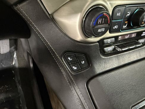 Used 2018 GMC Yukon XL Denali w/ Denali Ultimate Package AWD/4WD image 23