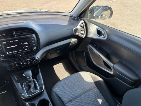 Used 2025 Kia Soul LX w/ LX Technology Package image 31