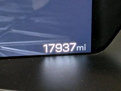 Used 2024 GMC Canyon AT4 image 15