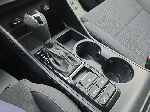 Used 2019 Hyundai Tucson SE image 25