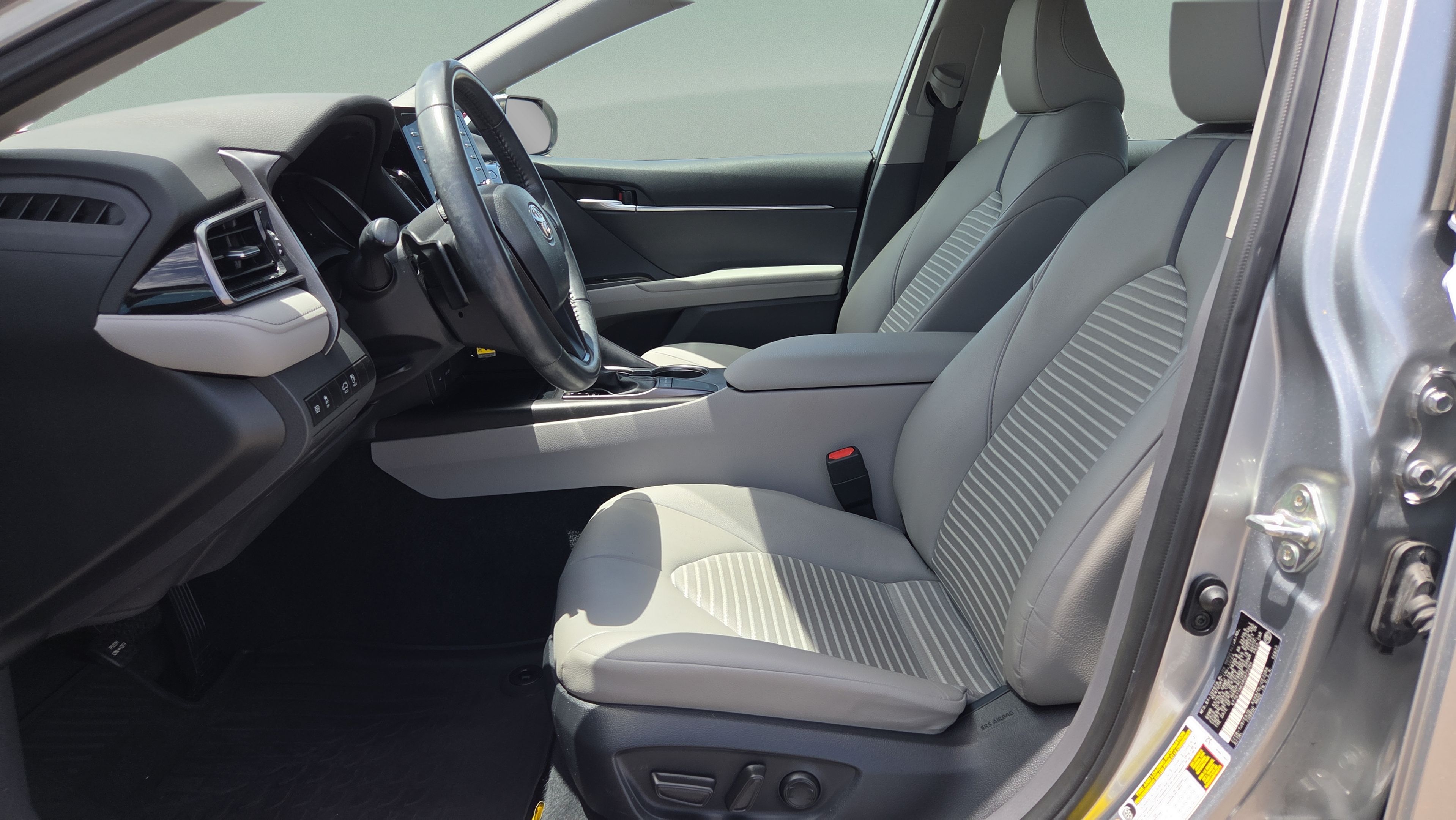Used 2024 Toyota Camry SE FWD image 9
