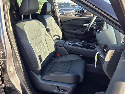 New 2026 Nissan Rogue Platinum image 15