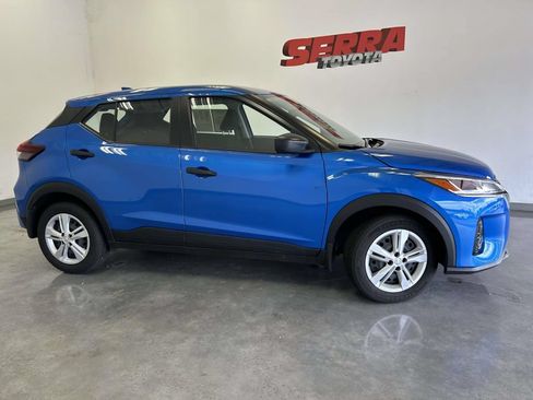 Used 2025 Nissan Kicks Play S FWD image 2