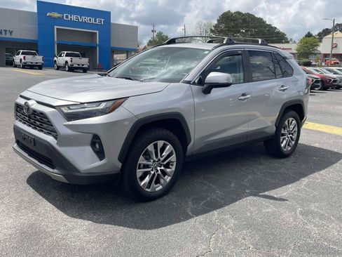 Used 2023 Toyota RAV4 Limited AWD/4WD image 7
