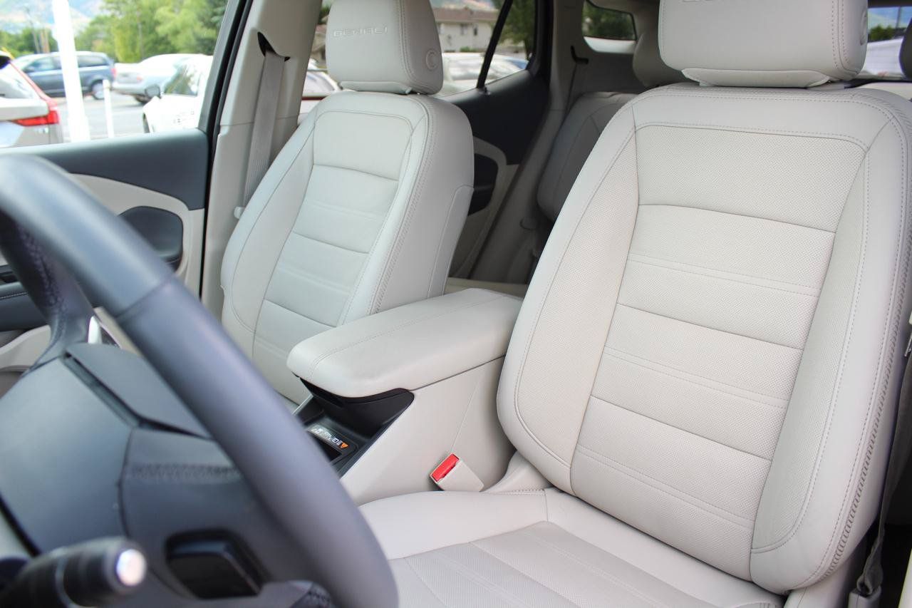 Used 2024 GMC Terrain Denali w/ Denali Premium Package AWD/4WD image 45
