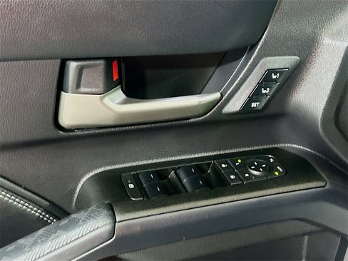 Used 2025 Toyota 4Runner Limited image 15