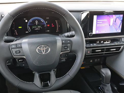 Used 2026 Toyota Camry SE w/ Convenience Package FWD image 17