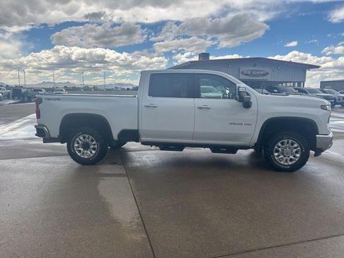 Used 2024 Chevrolet Silverado 2500 LTZ AWD/4WD image 6