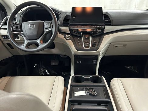 Used 2025 Honda Odyssey EX-L image 16
