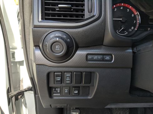 Used 2021 Nissan Titan PRO-4X w/ Pro-4x Convenience Package image 26