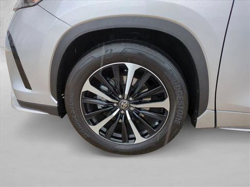 Used 2022 Toyota Highlander XSE image 26
