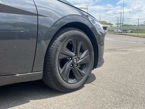 Used 2021 Hyundai Elantra SEL FWD image 9