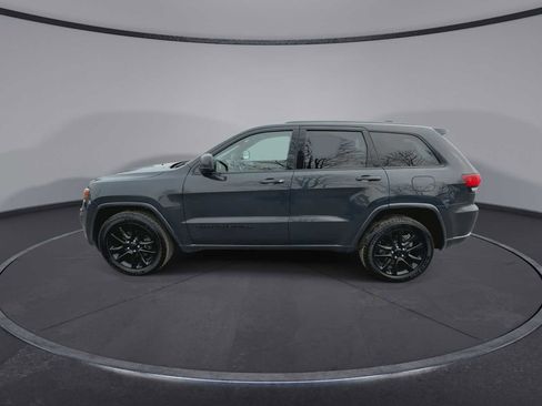Used 2017 Jeep Grand Cherokee Altitude image 5