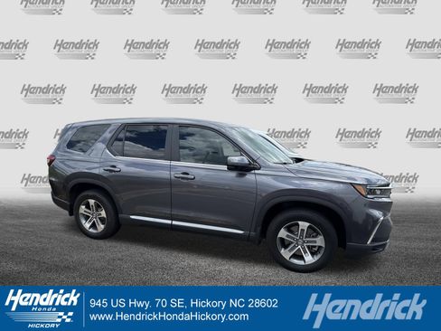 Used 2025 Honda Pilot EX-L image 1