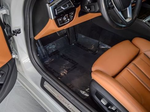 Used 2018 BMW 540i w/ Premium Package RWD image 41