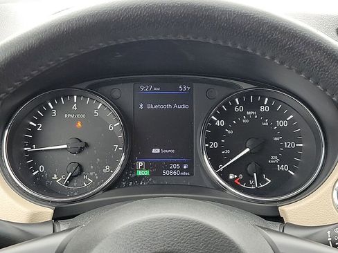 Used 2020 Nissan Rogue SV image 19