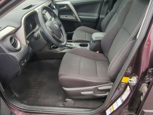 Used 2016 Toyota RAV4 XLE image 8