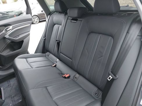 Used 2024 Audi Q8 e-tron Premium AWD/4WD image 14